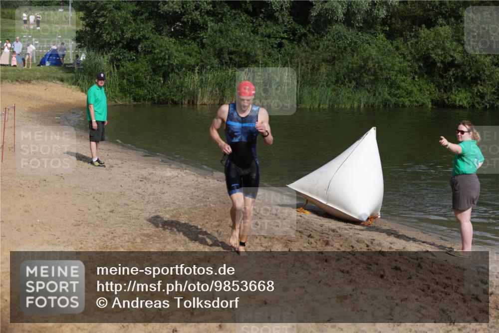 21.06.2026 - 29. Vierlanden-Triathlon Andreas Tolksdorf http://msf.ph/oto/9853668 21.06.2026 08:43:19 Schwimmen 56 meine-sportfotos.de