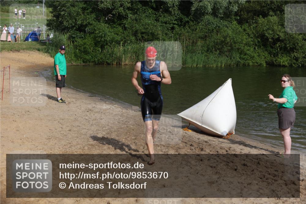 21.06.2026 - 29. Vierlanden-Triathlon Andreas Tolksdorf http://msf.ph/oto/9853670 21.06.2026 08:43:19 Schwimmen 56 meine-sportfotos.de