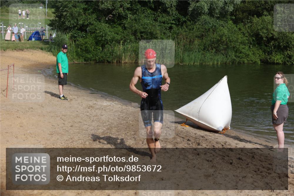 21.06.2026 - 29. Vierlanden-Triathlon Andreas Tolksdorf http://msf.ph/oto/9853672 21.06.2026 08:43:19 Schwimmen 56 meine-sportfotos.de