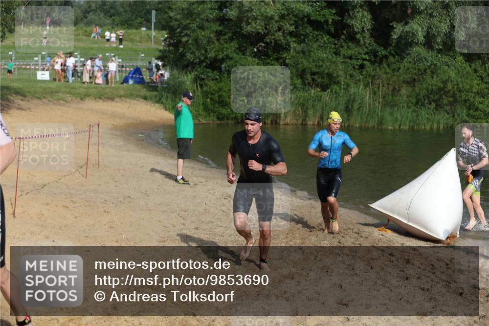 21.06.2026 - 29. Vierlanden-Triathlon Andreas Tolksdorf http://msf.ph/oto/9853690 21.06.2026 08:43:40 Schwimmen 42, 44, 88, 108, 154, 197 meine-sportfotos.de
