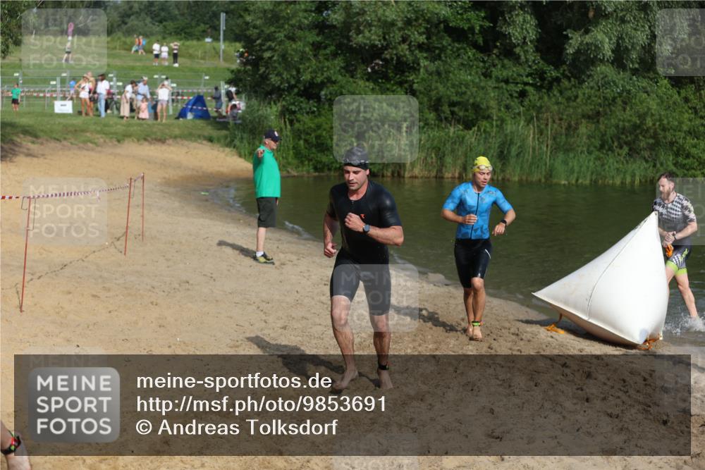 21.06.2026 - 29. Vierlanden-Triathlon Andreas Tolksdorf http://msf.ph/oto/9853691 21.06.2026 08:43:40 Schwimmen 42, 44, 88, 108, 154, 197 meine-sportfotos.de