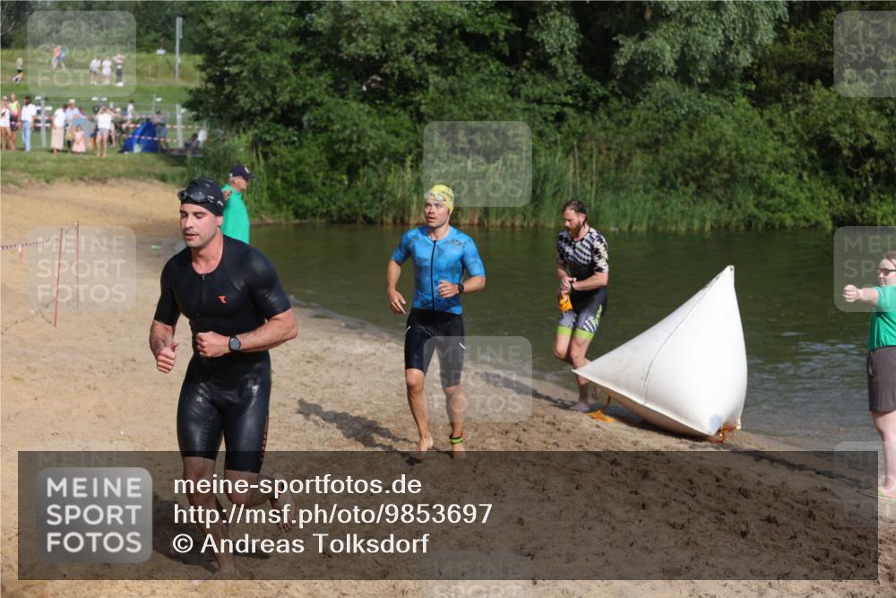 21.06.2026 - 29. Vierlanden-Triathlon Andreas Tolksdorf http://msf.ph/oto/9853697 21.06.2026 08:43:41 Schwimmen 42, 44, 88, 108, 154, 197 meine-sportfotos.de