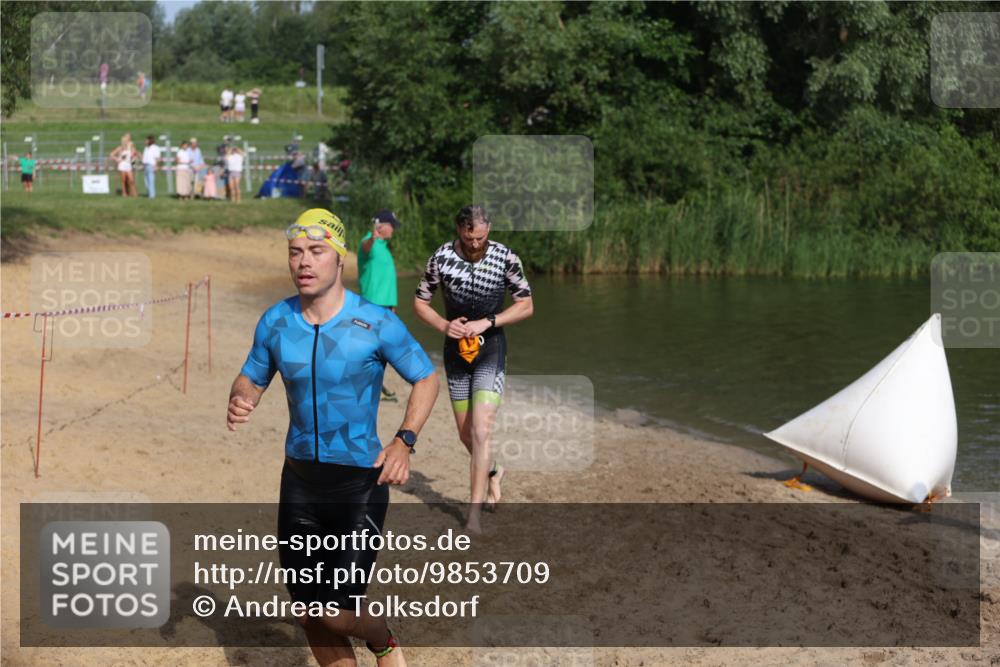 21.06.2026 - 29. Vierlanden-Triathlon Andreas Tolksdorf http://msf.ph/oto/9853709 21.06.2026 08:43:43 Schwimmen 44, 88, 108, 154, 197, 1355 meine-sportfotos.de