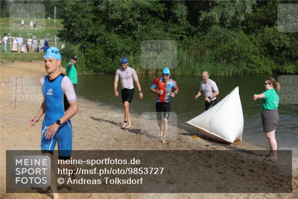 21.06.2026 - 29. Vierlanden-Triathlon Andreas Tolksdorf http://msf.ph/oto/9853727 21.06.2026 08:43:49 Schwimmen 112, 154, 197, 1355 meine-sportfotos.de