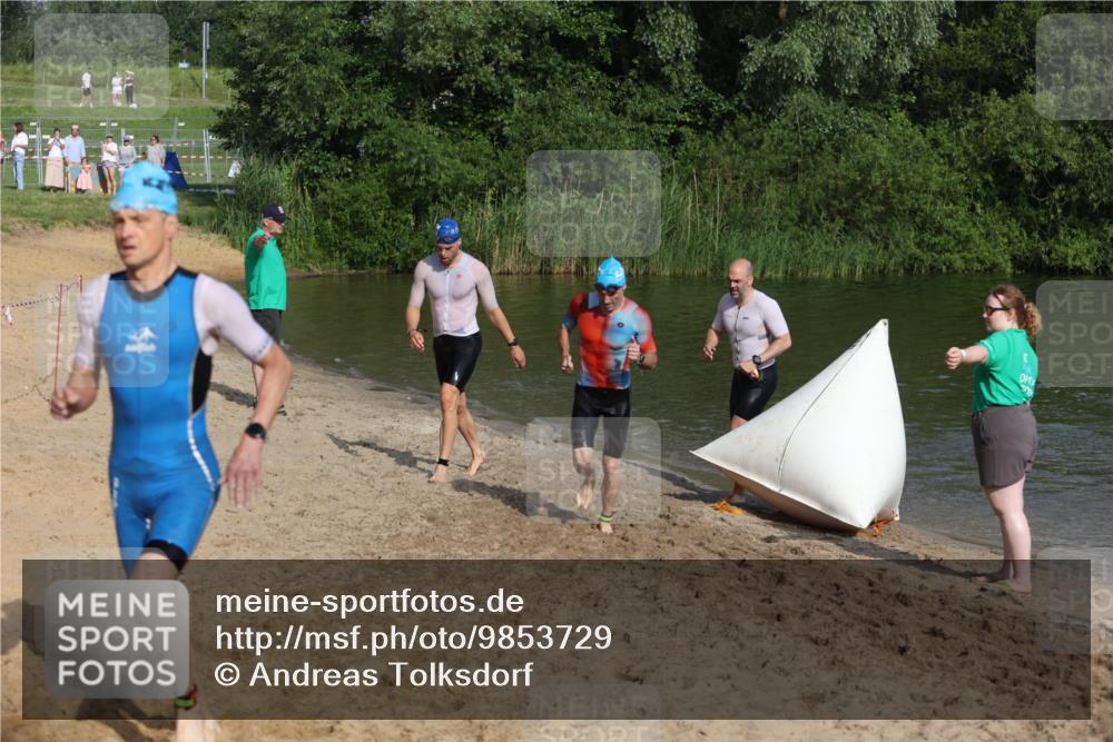21.06.2026 - 29. Vierlanden-Triathlon Andreas Tolksdorf http://msf.ph/oto/9853729 21.06.2026 08:43:49 Schwimmen 112, 154, 197, 1355 meine-sportfotos.de