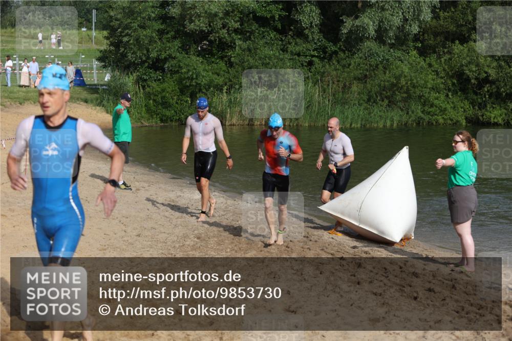 21.06.2026 - 29. Vierlanden-Triathlon Andreas Tolksdorf http://msf.ph/oto/9853730 21.06.2026 08:43:49 Schwimmen 112, 154, 197, 1355 meine-sportfotos.de