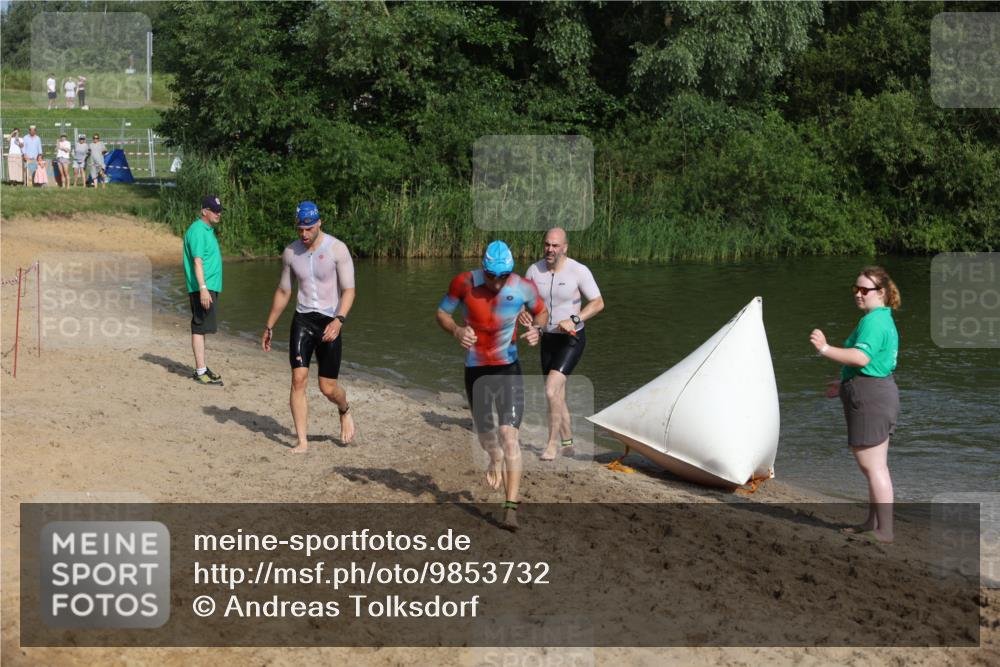 21.06.2026 - 29. Vierlanden-Triathlon Andreas Tolksdorf http://msf.ph/oto/9853732 21.06.2026 08:43:50 Schwimmen 112, 154, 197, 1355 meine-sportfotos.de