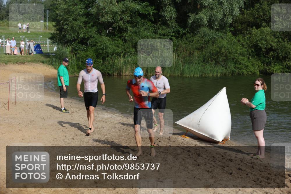 21.06.2026 - 29. Vierlanden-Triathlon Andreas Tolksdorf http://msf.ph/oto/9853737 21.06.2026 08:43:50 Schwimmen 112, 154, 197, 1355 meine-sportfotos.de