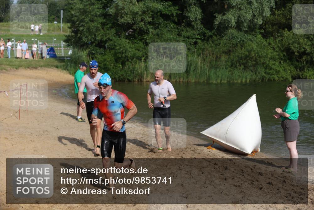 21.06.2026 - 29. Vierlanden-Triathlon Andreas Tolksdorf http://msf.ph/oto/9853741 21.06.2026 08:43:51 Schwimmen 112, 154, 197, 1355 meine-sportfotos.de
