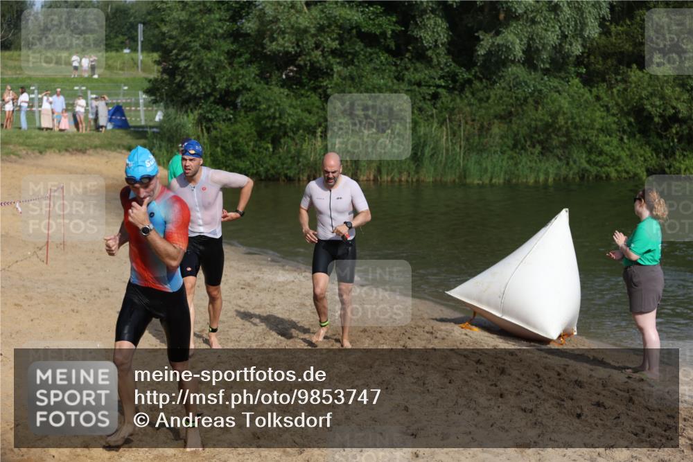 21.06.2026 - 29. Vierlanden-Triathlon Andreas Tolksdorf http://msf.ph/oto/9853747 21.06.2026 08:43:52 Schwimmen 112, 154, 197, 1355 meine-sportfotos.de