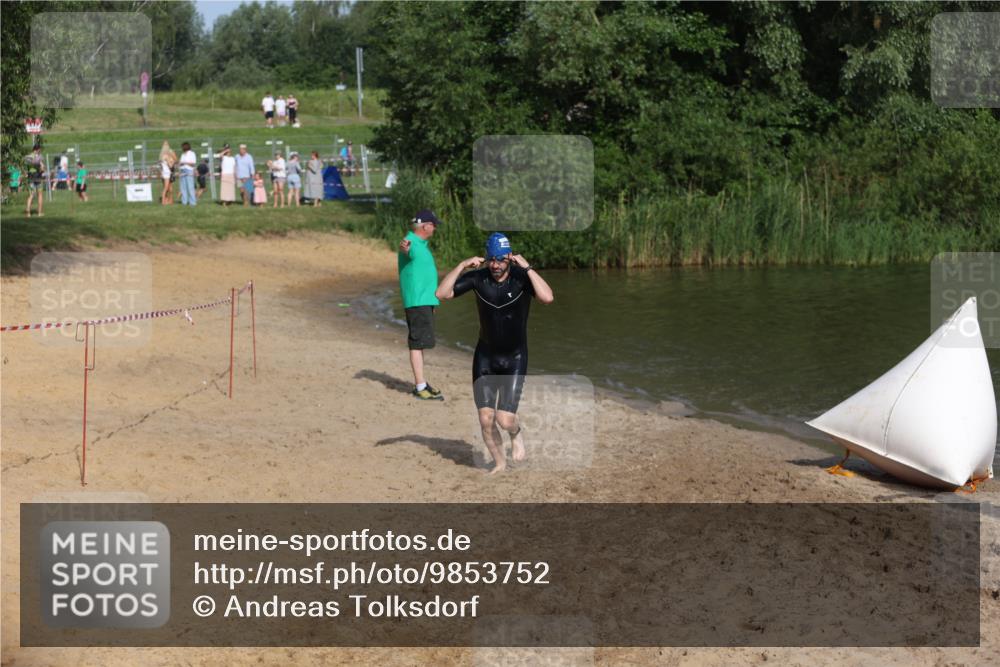 21.06.2026 - 29. Vierlanden-Triathlon Andreas Tolksdorf http://msf.ph/oto/9853752 21.06.2026 08:44:11 Schwimmen 4, 29, 34, 202 meine-sportfotos.de
