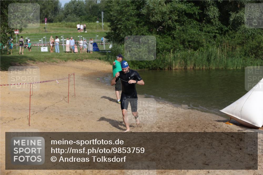 21.06.2026 - 29. Vierlanden-Triathlon Andreas Tolksdorf http://msf.ph/oto/9853759 21.06.2026 08:44:12 Schwimmen 4, 29, 34, 202 meine-sportfotos.de