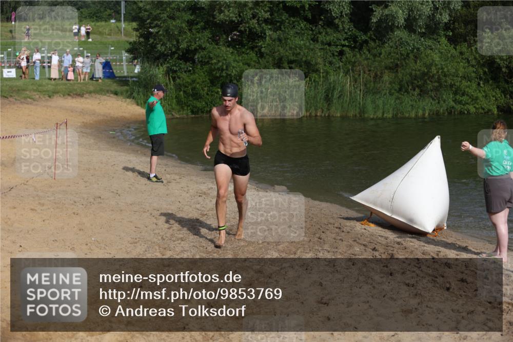 21.06.2026 - 29. Vierlanden-Triathlon Andreas Tolksdorf http://msf.ph/oto/9853769 21.06.2026 08:44:17 Schwimmen 34, 202 meine-sportfotos.de