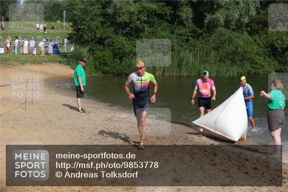 21.06.2026 - 29. Vierlanden-Triathlon Andreas Tolksdorf http://msf.ph/oto/9853778 21.06.2026 08:44:23 Schwimmen 142, 196, 202 meine-sportfotos.de