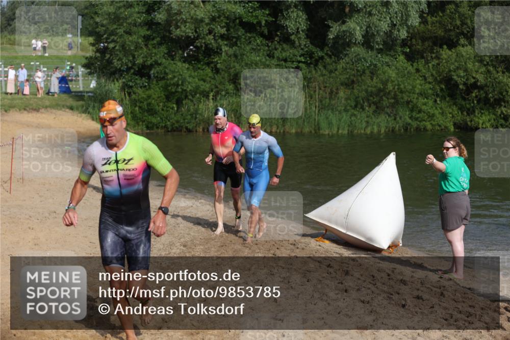 21.06.2026 - 29. Vierlanden-Triathlon Andreas Tolksdorf http://msf.ph/oto/9853785 21.06.2026 08:44:24 Schwimmen 142, 196, 202 meine-sportfotos.de