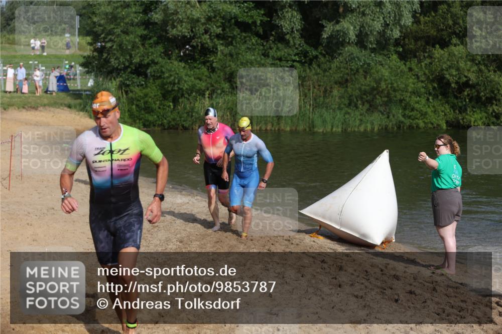 21.06.2026 - 29. Vierlanden-Triathlon Andreas Tolksdorf http://msf.ph/oto/9853787 21.06.2026 08:44:25 Schwimmen 142, 196, 202 meine-sportfotos.de