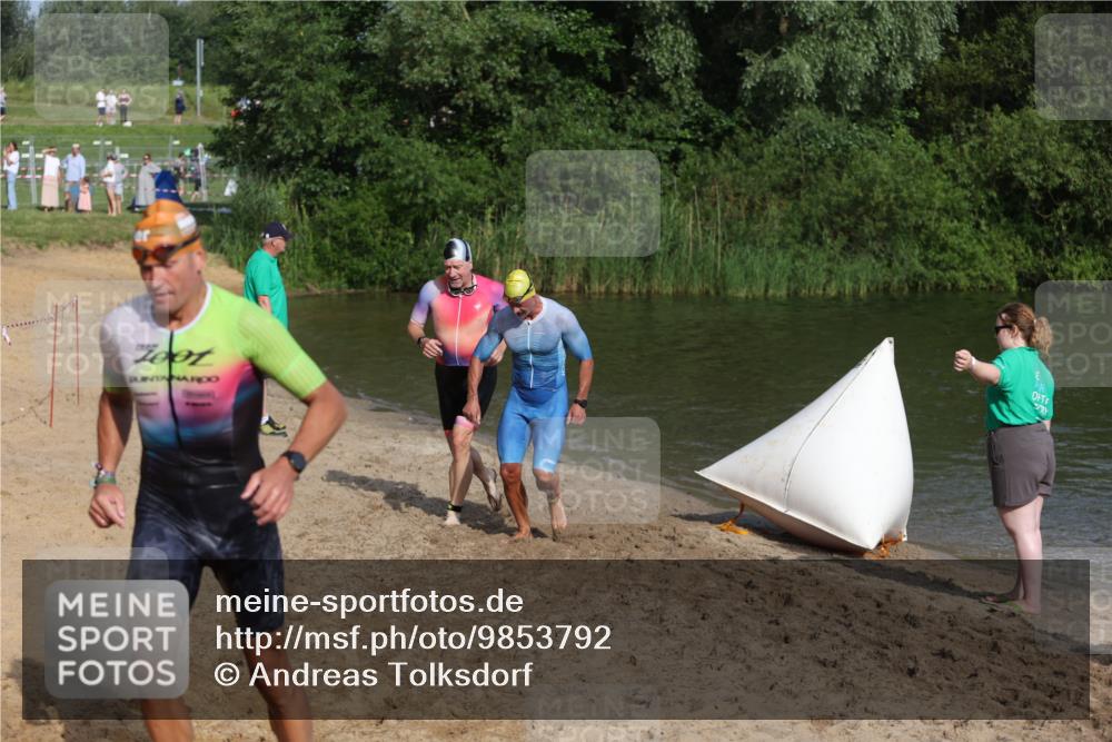21.06.2026 - 29. Vierlanden-Triathlon Andreas Tolksdorf http://msf.ph/oto/9853792 21.06.2026 08:44:25 Schwimmen 142, 196, 202 meine-sportfotos.de