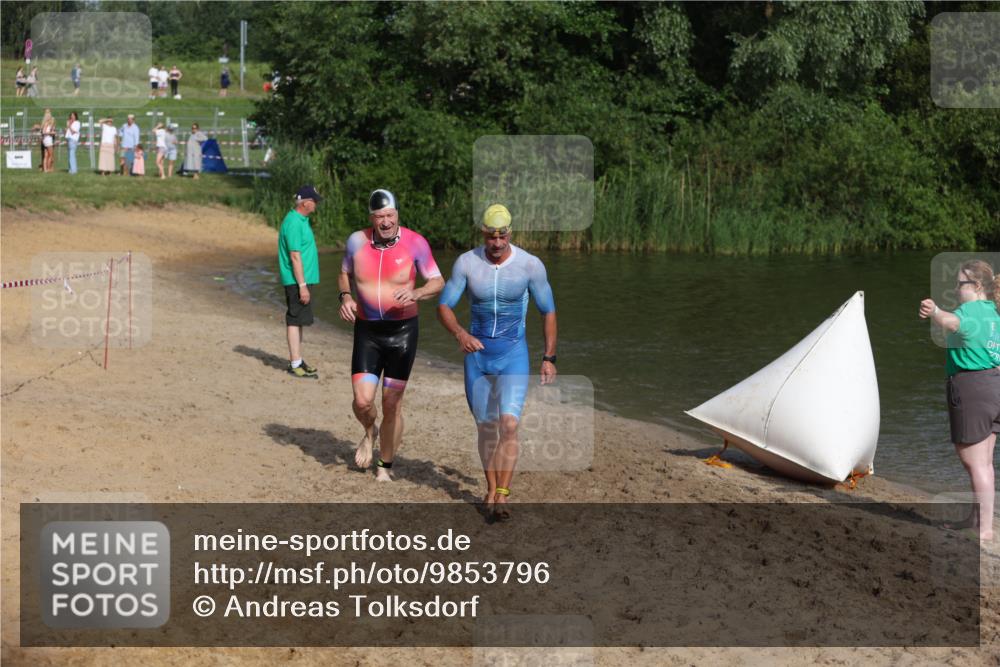 21.06.2026 - 29. Vierlanden-Triathlon Andreas Tolksdorf http://msf.ph/oto/9853796 21.06.2026 08:44:26 Schwimmen 142, 196, 202 meine-sportfotos.de