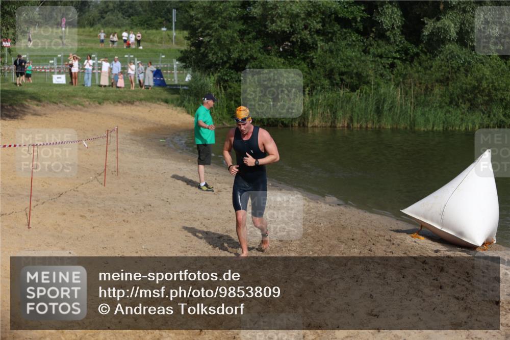 21.06.2026 - 29. Vierlanden-Triathlon Andreas Tolksdorf http://msf.ph/oto/9853809 21.06.2026 08:44:35 Schwimmen 39, 104, 142, 160, 196 meine-sportfotos.de