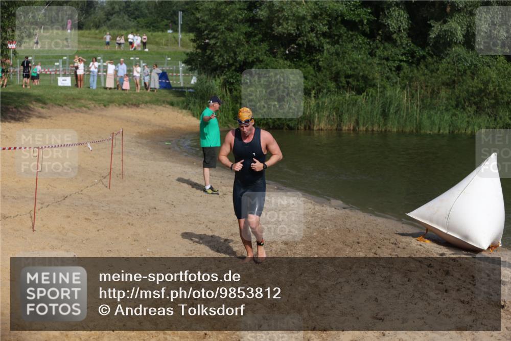 21.06.2026 - 29. Vierlanden-Triathlon Andreas Tolksdorf http://msf.ph/oto/9853812 21.06.2026 08:44:35 Schwimmen 39, 104, 142, 160, 196 meine-sportfotos.de