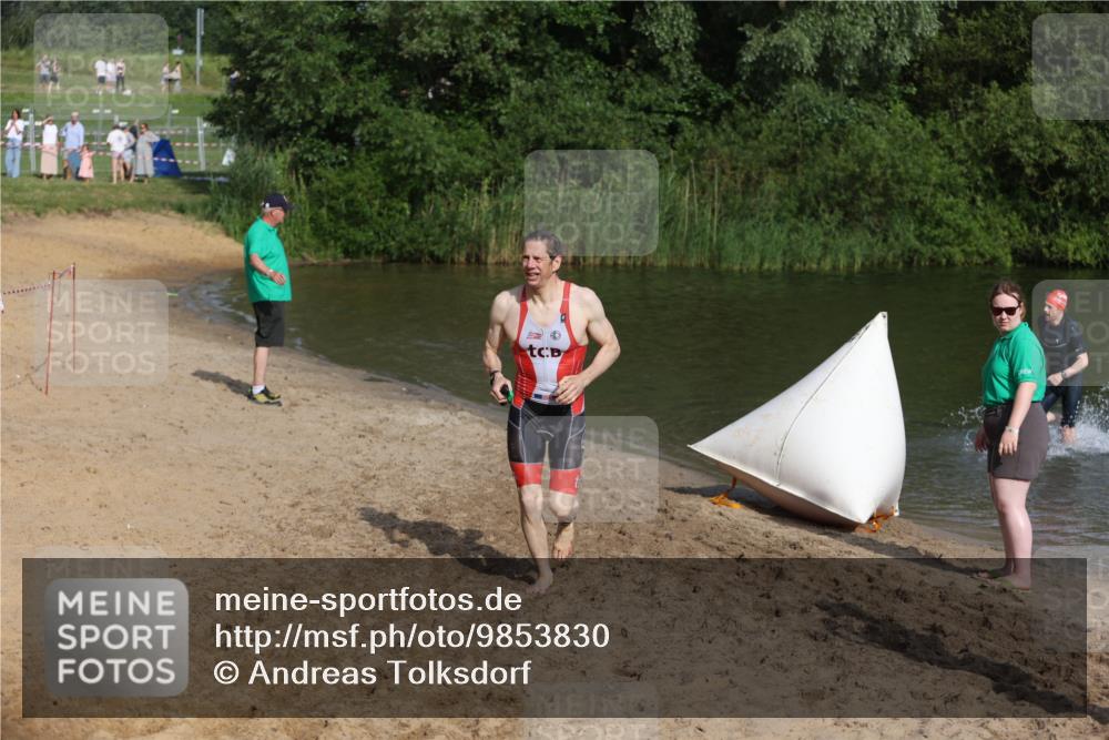 21.06.2026 - 29. Vierlanden-Triathlon Andreas Tolksdorf http://msf.ph/oto/9853830 21.06.2026 08:44:42 Schwimmen 39, 104, 160, 184 meine-sportfotos.de