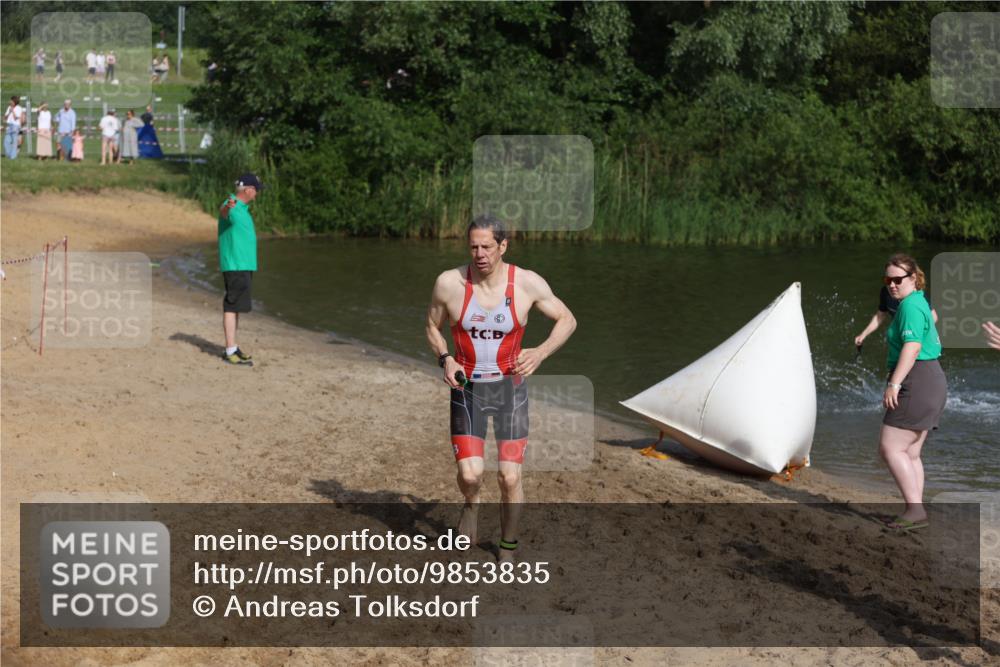 21.06.2026 - 29. Vierlanden-Triathlon Andreas Tolksdorf http://msf.ph/oto/9853835 21.06.2026 08:44:42 Schwimmen 39, 104, 160, 184 meine-sportfotos.de