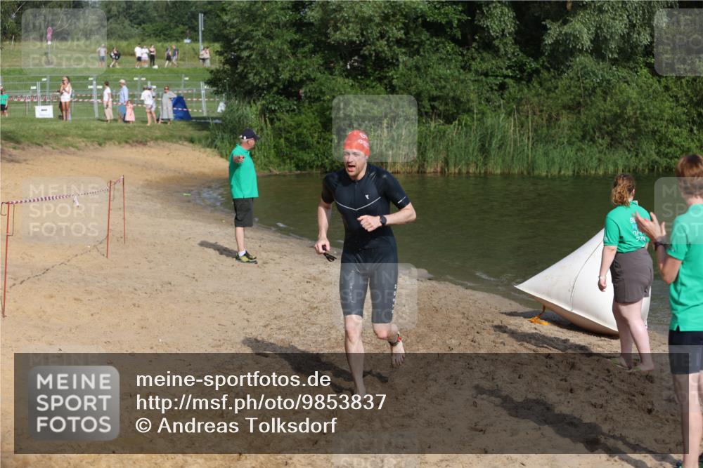 21.06.2026 - 29. Vierlanden-Triathlon Andreas Tolksdorf http://msf.ph/oto/9853837 21.06.2026 08:44:47 Schwimmen 104, 160, 184 meine-sportfotos.de