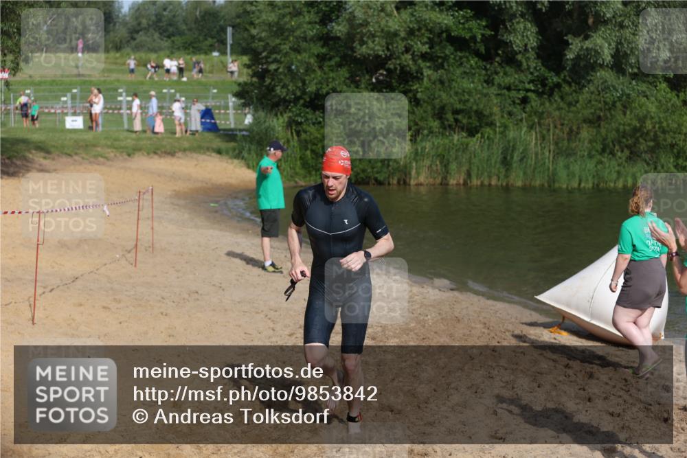 21.06.2026 - 29. Vierlanden-Triathlon Andreas Tolksdorf http://msf.ph/oto/9853842 21.06.2026 08:44:47 Schwimmen 104, 160, 184 meine-sportfotos.de