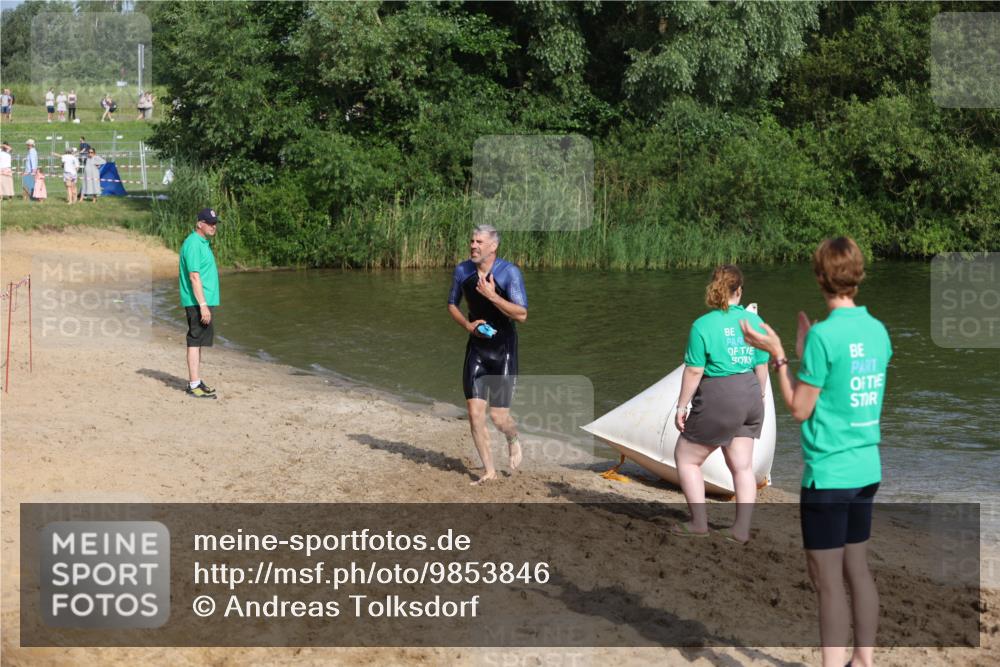 21.06.2026 - 29. Vierlanden-Triathlon Andreas Tolksdorf http://msf.ph/oto/9853846 21.06.2026 08:44:51 Schwimmen 184 meine-sportfotos.de