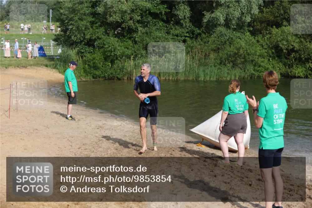 21.06.2026 - 29. Vierlanden-Triathlon Andreas Tolksdorf http://msf.ph/oto/9853854 21.06.2026 08:44:51 Schwimmen 184 meine-sportfotos.de