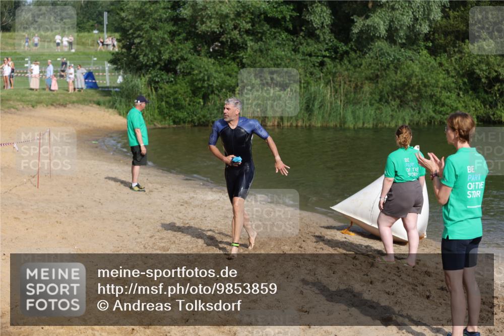 21.06.2026 - 29. Vierlanden-Triathlon Andreas Tolksdorf http://msf.ph/oto/9853859 21.06.2026 08:44:51 Schwimmen 184 meine-sportfotos.de