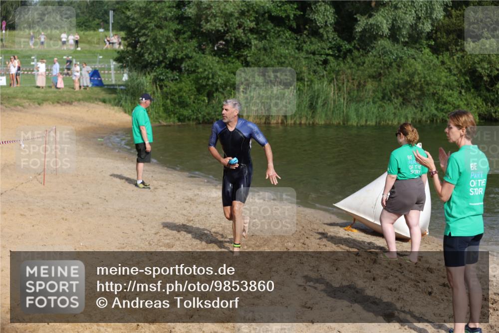 21.06.2026 - 29. Vierlanden-Triathlon Andreas Tolksdorf http://msf.ph/oto/9853860 21.06.2026 08:44:52 Schwimmen 184 meine-sportfotos.de