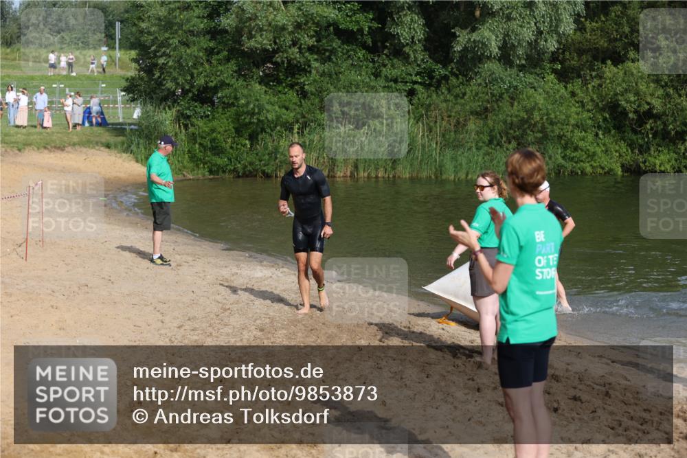 21.06.2026 - 29. Vierlanden-Triathlon Andreas Tolksdorf http://msf.ph/oto/9853873 21.06.2026 08:45:13 Schwimmen 69, 219 meine-sportfotos.de