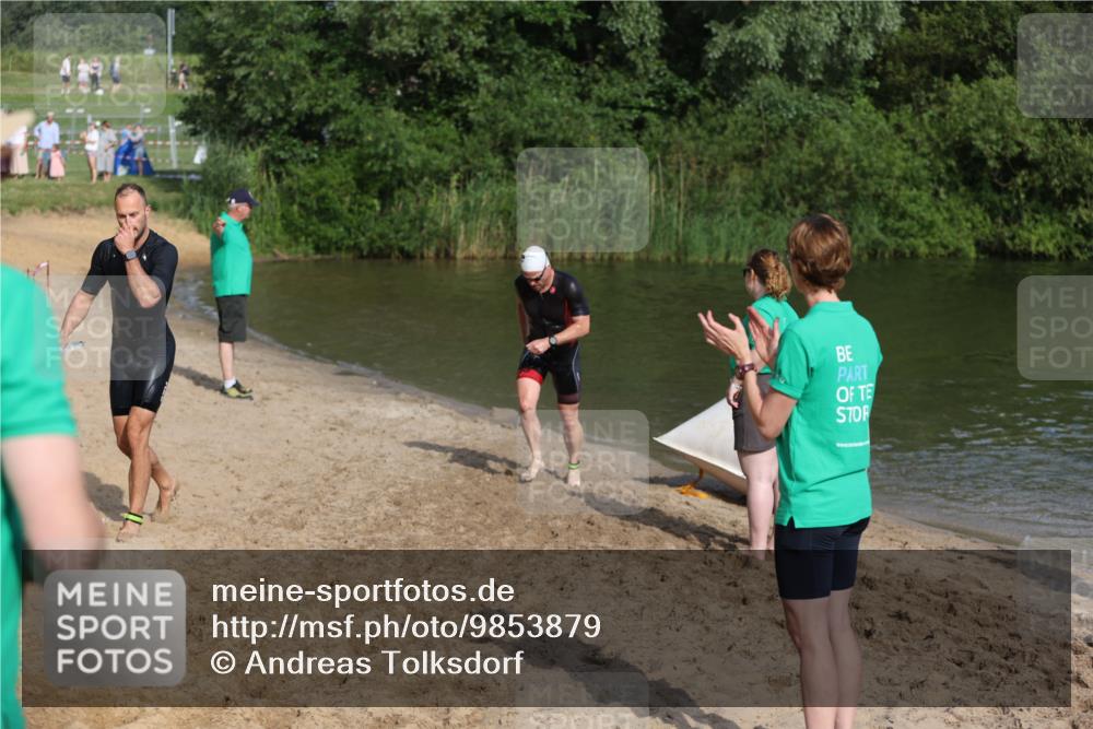21.06.2026 - 29. Vierlanden-Triathlon Andreas Tolksdorf http://msf.ph/oto/9853879 21.06.2026 08:45:16 Schwimmen 69, 169, 174, 219 meine-sportfotos.de