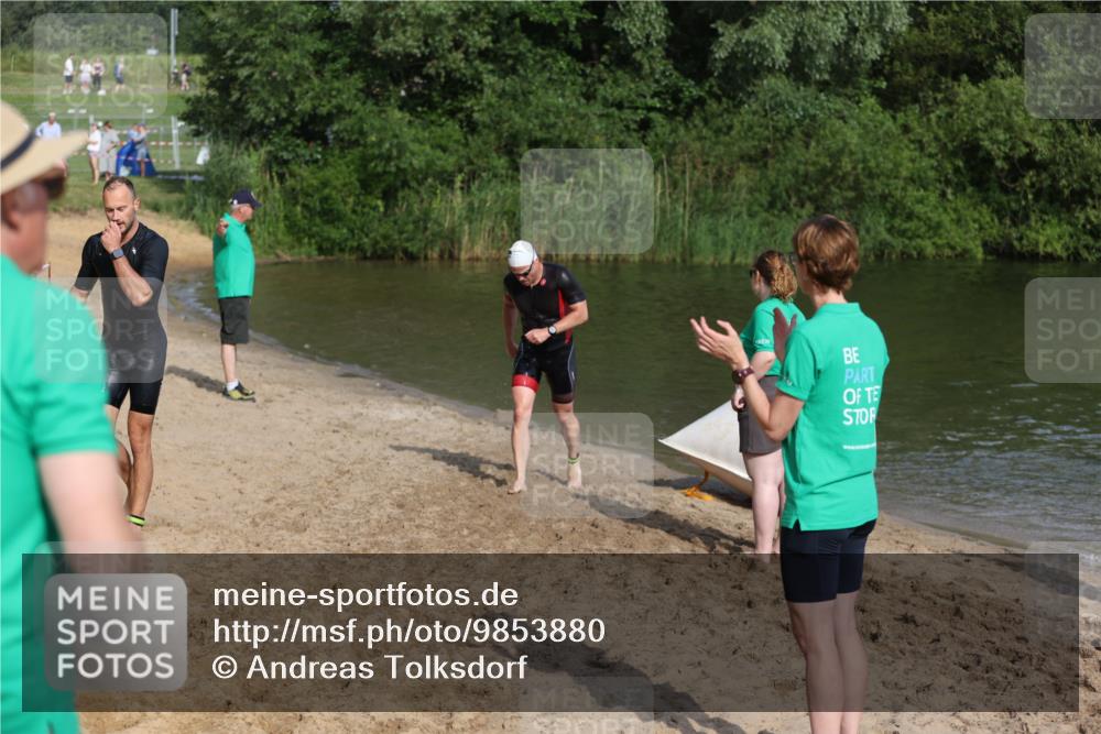 21.06.2026 - 29. Vierlanden-Triathlon Andreas Tolksdorf http://msf.ph/oto/9853880 21.06.2026 08:45:16 Schwimmen 69, 169, 174, 219 meine-sportfotos.de