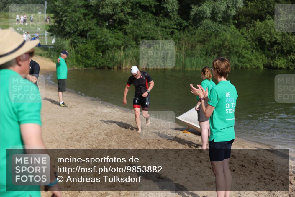 21.06.2026 - 29. Vierlanden-Triathlon Andreas Tolksdorf http://msf.ph/oto/9853882 21.06.2026 08:45:16 Schwimmen 69, 169, 174, 219 meine-sportfotos.de