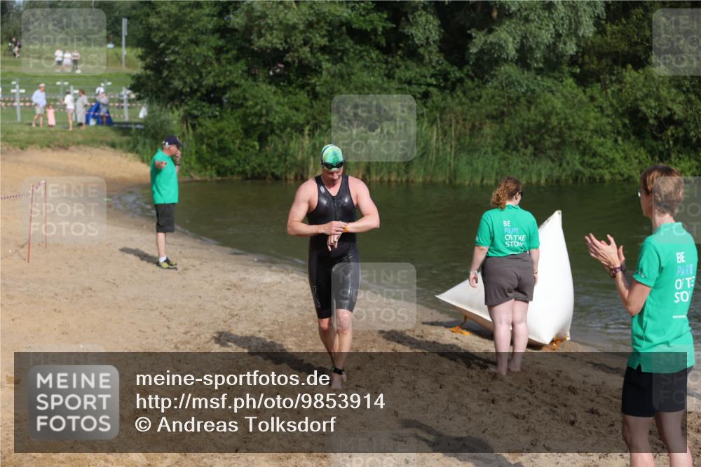 21.06.2026 - 29. Vierlanden-Triathlon Andreas Tolksdorf http://msf.ph/oto/9853914 21.06.2026 08:45:33 Schwimmen 141, 173 meine-sportfotos.de