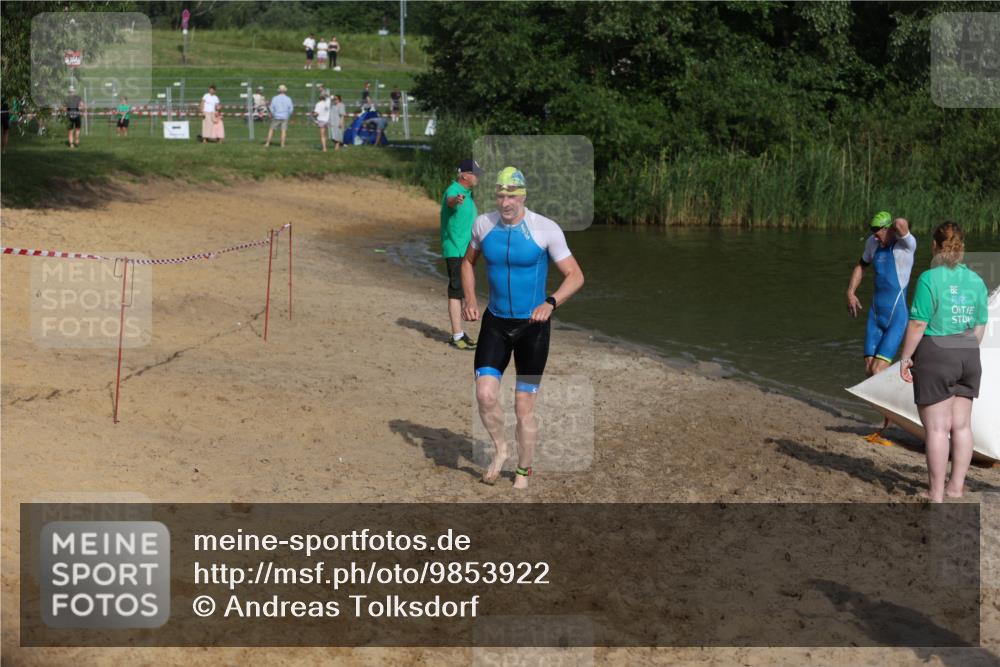 21.06.2026 - 29. Vierlanden-Triathlon Andreas Tolksdorf http://msf.ph/oto/9853922 21.06.2026 08:45:43 Schwimmen 89, 141, 147, 165 meine-sportfotos.de
