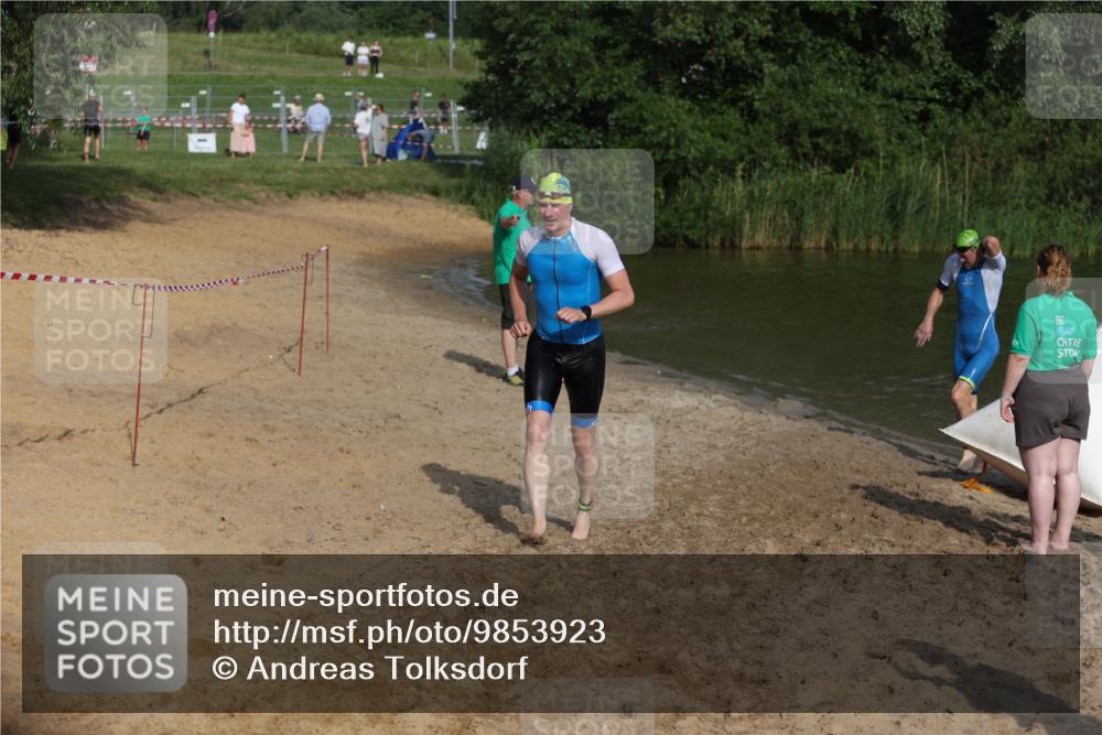21.06.2026 - 29. Vierlanden-Triathlon Andreas Tolksdorf http://msf.ph/oto/9853923 21.06.2026 08:45:43 Schwimmen 89, 141, 147, 165 meine-sportfotos.de