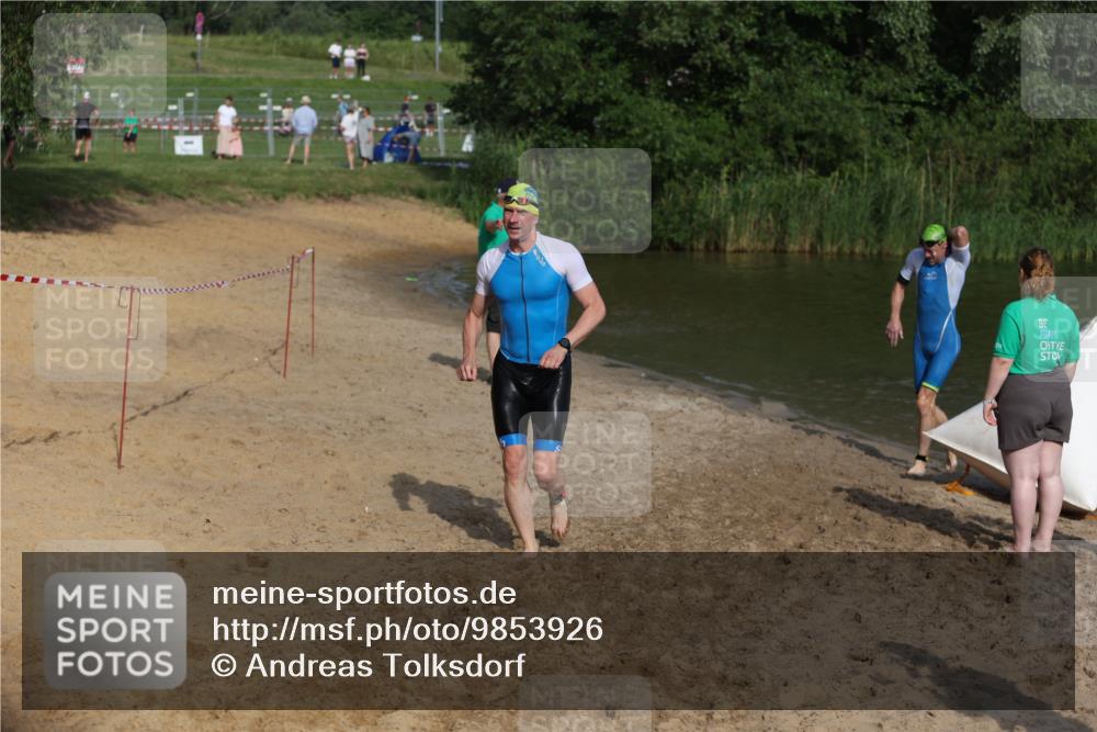 21.06.2026 - 29. Vierlanden-Triathlon Andreas Tolksdorf http://msf.ph/oto/9853926 21.06.2026 08:45:43 Schwimmen 89, 141, 147, 165 meine-sportfotos.de