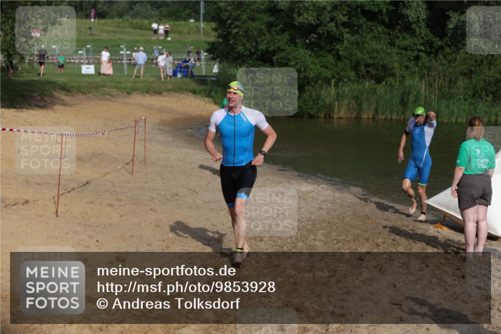 21.06.2026 - 29. Vierlanden-Triathlon Andreas Tolksdorf http://msf.ph/oto/9853928 21.06.2026 08:45:43 Schwimmen 89, 141, 147, 165 meine-sportfotos.de