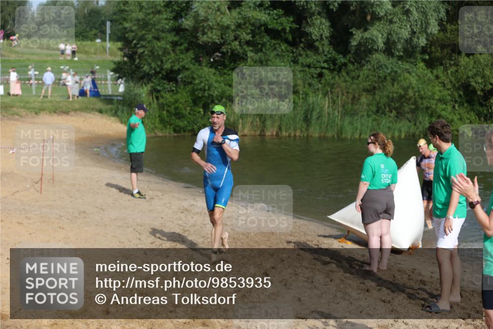 21.06.2026 - 29. Vierlanden-Triathlon Andreas Tolksdorf http://msf.ph/oto/9853935 21.06.2026 08:45:45 Schwimmen 89, 141, 147, 165 meine-sportfotos.de
