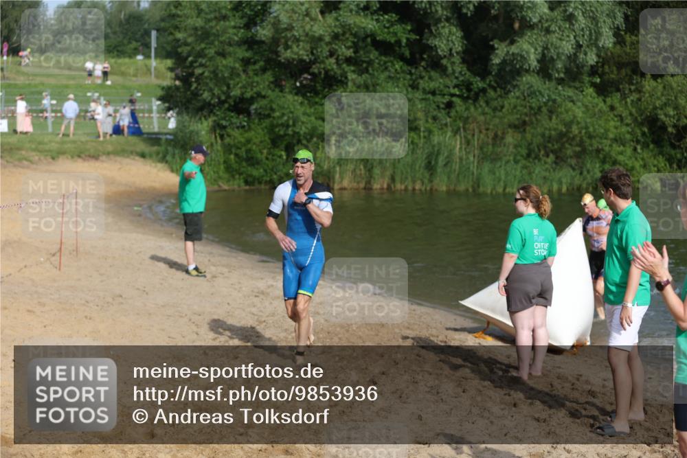 21.06.2026 - 29. Vierlanden-Triathlon Andreas Tolksdorf http://msf.ph/oto/9853936 21.06.2026 08:45:45 Schwimmen 89, 141, 147, 165 meine-sportfotos.de