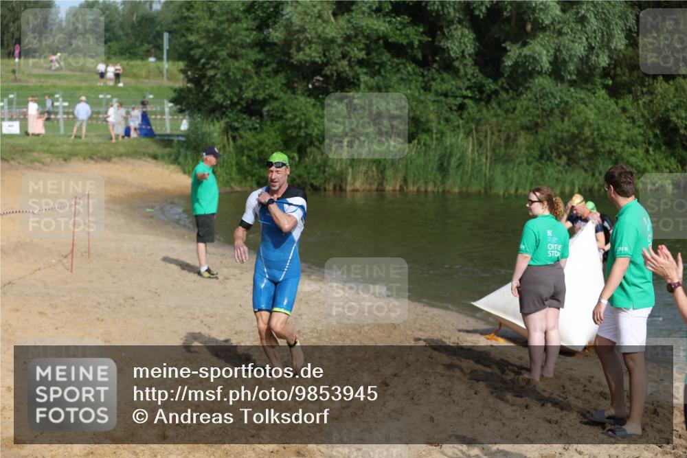 21.06.2026 - 29. Vierlanden-Triathlon Andreas Tolksdorf http://msf.ph/oto/9853945 21.06.2026 08:45:46 Schwimmen 89, 141, 147, 165 meine-sportfotos.de