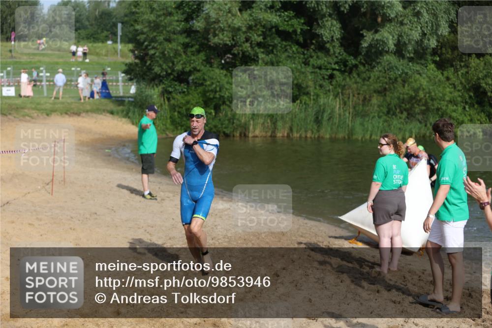 21.06.2026 - 29. Vierlanden-Triathlon Andreas Tolksdorf http://msf.ph/oto/9853946 21.06.2026 08:45:46 Schwimmen 89, 141, 147, 165 meine-sportfotos.de