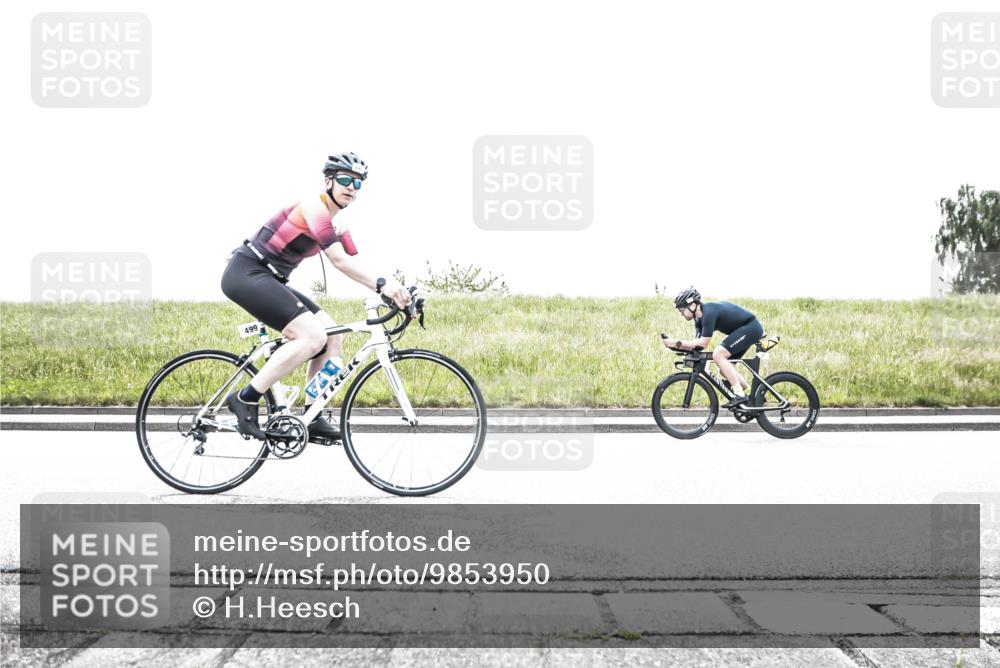 21.06.2026 - 29. Vierlanden-Triathlon H.Heesch http://msf.ph/oto/9853950 21.06.2026 10:28:58 Radfahren 27, 499, 551, 553, 558, 565, 601 meine-sportfotos.de