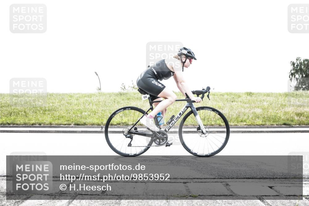 21.06.2026 - 29. Vierlanden-Triathlon H.Heesch http://msf.ph/oto/9853952 21.06.2026 10:29:01 Radfahren 494, 499, 553, 558, 565, 601 meine-sportfotos.de