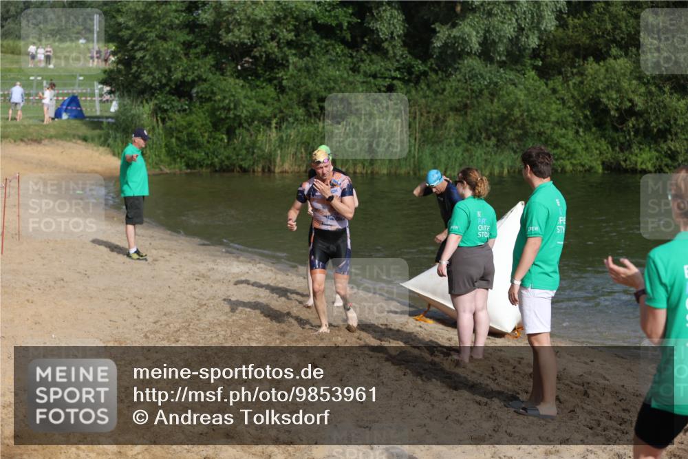 21.06.2026 - 29. Vierlanden-Triathlon Andreas Tolksdorf http://msf.ph/oto/9853961 21.06.2026 08:45:49 Schwimmen 89, 131, 147, 165 meine-sportfotos.de