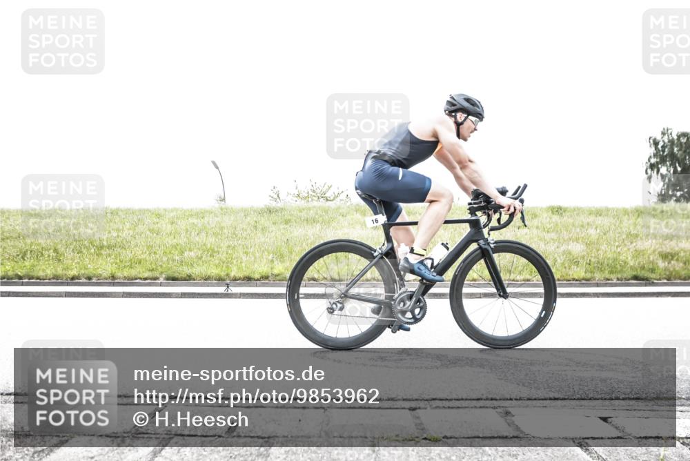 21.06.2026 - 29. Vierlanden-Triathlon H.Heesch http://msf.ph/oto/9853962 21.06.2026 10:29:13 Radfahren 16, 244, 247, 482, 494, 566, 603 meine-sportfotos.de