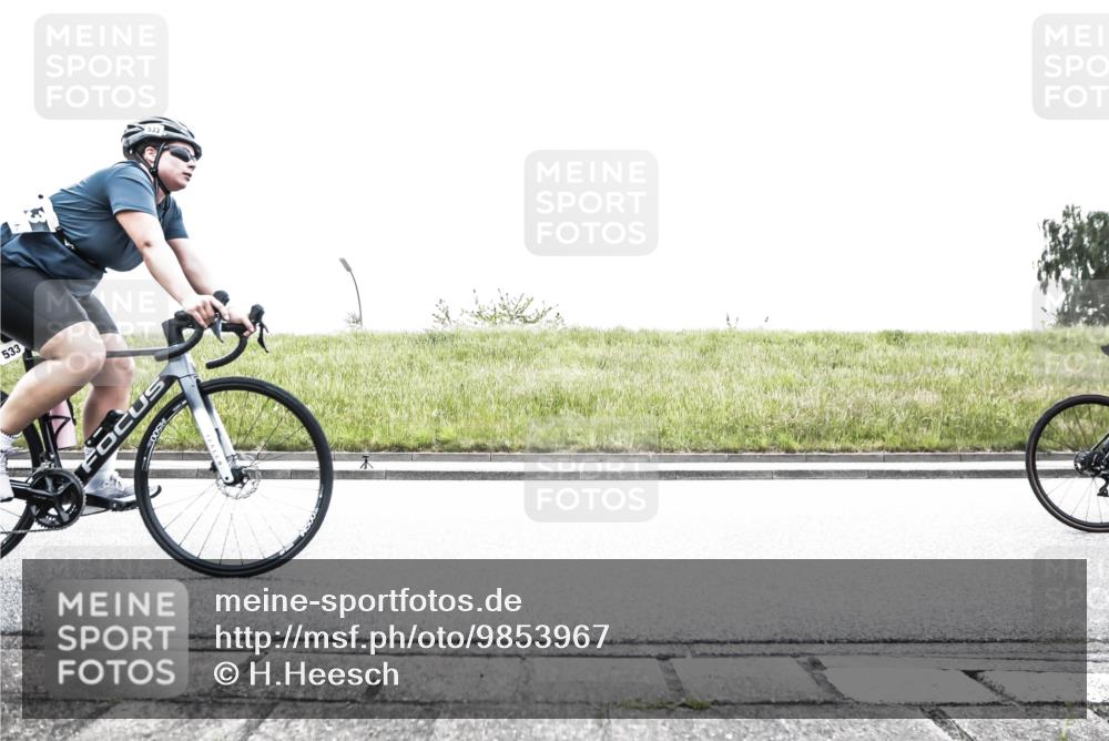 21.06.2026 - 29. Vierlanden-Triathlon H.Heesch http://msf.ph/oto/9853967 21.06.2026 10:29:24 Radfahren 35, 176, 326, 482, 519, 533, 566 meine-sportfotos.de